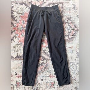 Lululemon &go On The Go Jogger (Lined) Black - Size 4